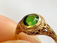 Vtg 14K Yellow Gold Ring 2.9g Fine Jewelry Size 6.25 Band Emerald Color Stone