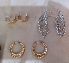 6 Pair Pierced earrings. Great condition and quality