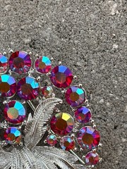 Vintage CORO Pink Aurora Borealis Rhinestone Leaf Wreath Brooch Silver Tone