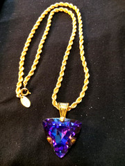 Vtg Medici 17 1/2″ Gold Chain-1 3/8″ Pendant-Faux Amethyst/Streaks Royal-Signed