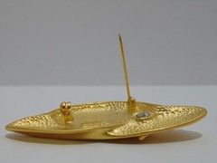Vintage Tona Lady’s Hat Bow Clear Rhinestone Brooch Pin Gold Tone