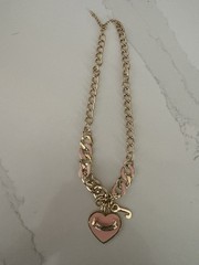 VINTAGE Y2K JUICY COUTURE GOLD TONE ENAMELED HEART NECKLACE