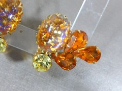 VTG JULIANA D&E GOLD INFUSED ART GLASS TOPAZ & JONQUIL RHINESTONE CLIP EARRINGS