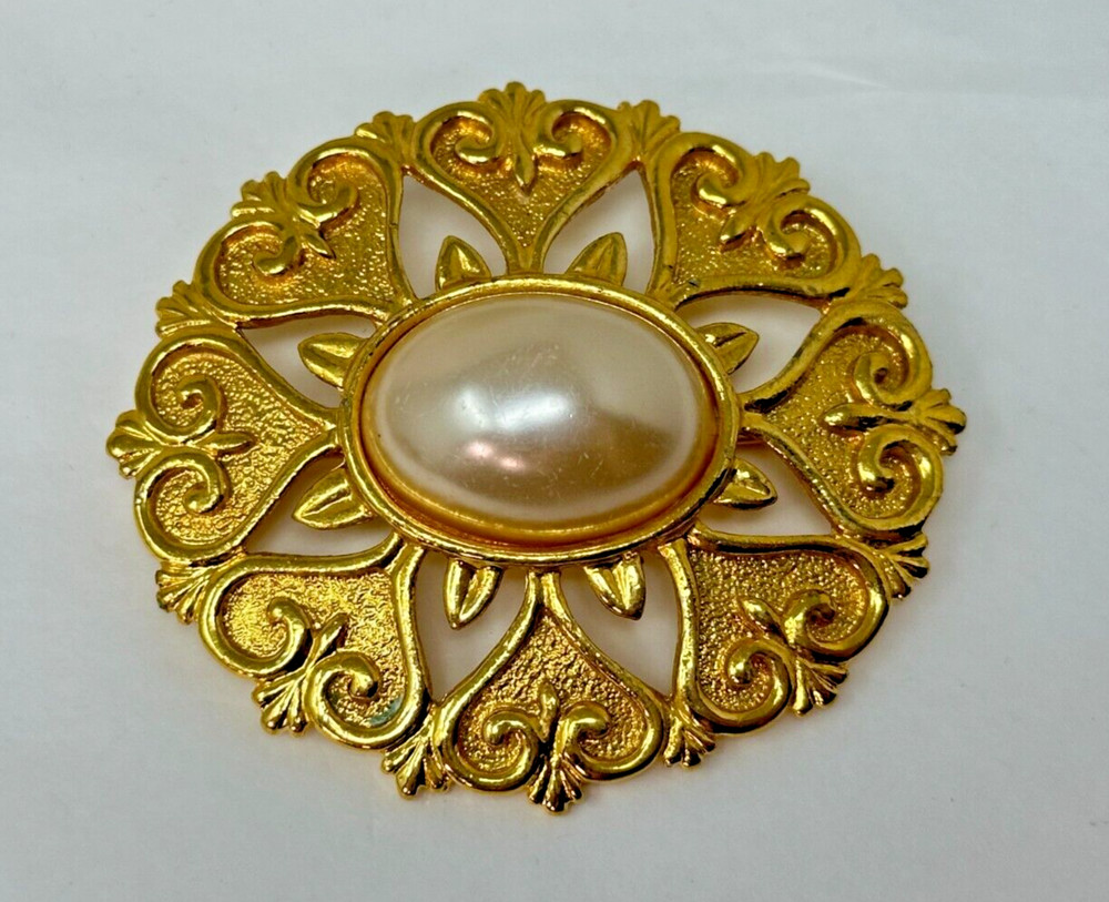 Vintage Large Signed LR Lady Remington Gold Tone Faux Baroque Pearl Brooch Pin