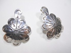 VINTAGE SOUTHWESTERN STYLE FLORAL PATTERN STUD EARRINGS 925 STERLING SILVER