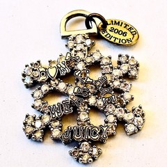 Juicy Couture Limited Edition 2006 Snowflake Charm Crystals DON’T FLAKE WEAR