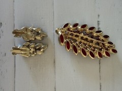 Vintage Juliana Delizza & Elster Red Rhinestone Leaf Brooch & Clip Earrings