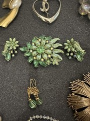 Vintage Estate Costume Jewelry Lot! Brooches and more!