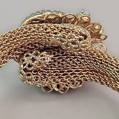 Vintage Mesh Wrap Bracelet Blue Glass Confetti Cabochon Gold Tone Tassel 6.75″