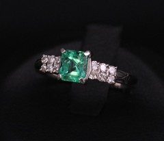 Fine Vintage 0.60ct Colombian Emerald & 0.20ct Diamond Platinum Ring Size 7