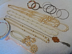 VINTAGE MONET & MARVELLA FAUX PEARLS BRACE, W MODERN JEWELRY RETRO PLATE ETC LOT