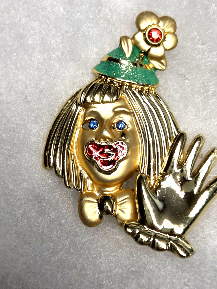 Vtg nos Danecraft gold tone enamel rhinestone Waving Clown Pin