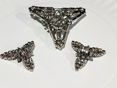Juliana D&E Delizza Elster GREEN Art Deco Triangular Brooch Pin Earrings Set
