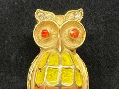 Vintage Signed FLORENZA Rhinestone Jewels Enamel Gold Tone BIRD Owl Brooch Pin