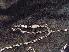 Vtg. 1928 Chain w Round Photo Pendant – OPEN UP FOUR 4 PHOTO CHAMBERS – Unique!