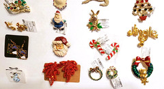 21 pc CHRISTMAS JEWELRY LOT BROOCH EARRINGS RHINESTONE GERRY’S, LIA, JJ, AVON +