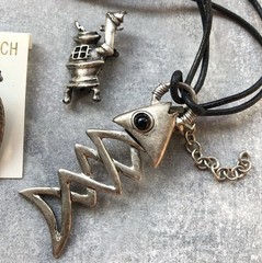 VINTAGE PEWTER JEWELRY LOT OF 4 PIECES BROOCHES NECKLACE CASUAL CORNER+ UNIQUE