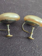 Vintage Plastic Round Pearl White Twist back Clip-on