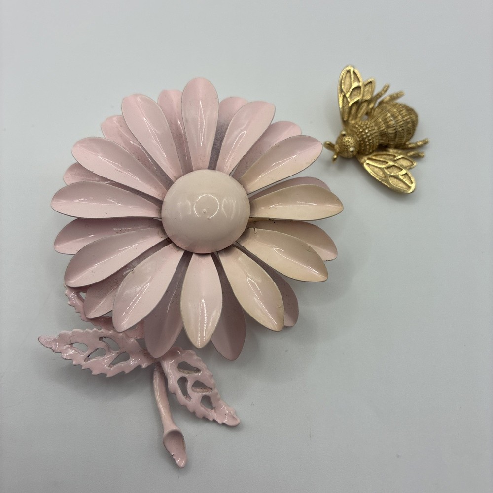 Brooch Enamel Vintagte Mod Pop Metal Pink Flower Avon Bumblebee Pins