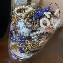 5-10LBS VINTAGE TO NOW WEAR CRAFT FIND Fun Jewelry Lot G Rings NECKLACES More