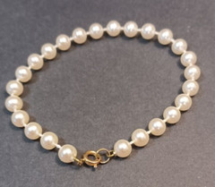 Faux Pearl Necklace and Bracelet
