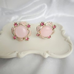 Vtg Pink Thermoset Flower Clip Earrings Rhinestone Gold Tone MCM Ribbon Cabochon