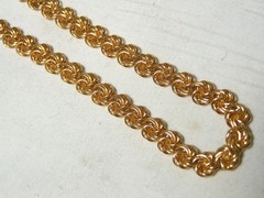 …Vintage TRIFARI…Gold Tone Spiral Links Chain Necklace…18″ Long…