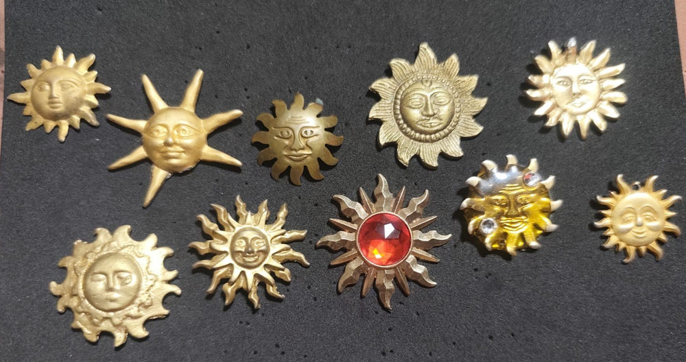 Lot 10 Vintage Sun Face Celestial Brooch Pins Gold Tone Sunburst Art Jewelry Mix