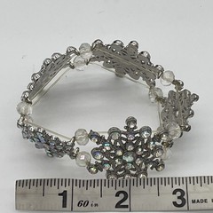 Vintage Silver Tone Snowflake Shaped Stretch Bracelet With Iridescent Gemstones