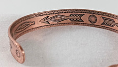 Wheeler Manufacturing Co. solid copper petite cuff embossed arrows 2 1/8″ dia