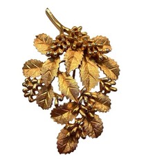 Crown Trifari Elderberry Brooch Leaves Berries Gold Trifarium Vintage Mid Cent 3