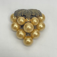 Vintage Art Deco Gold Faux Pearl Grapes Metal Leaves Fur/Dress Clip