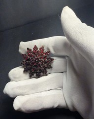 Antique Vintage Bohemian Garnet Star Snowflake Flower Brooch Tiered Pin 11.1g