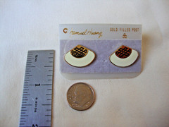 VINTAGE SAMUEL HUANG DESIGNER CLOISONNE RETRO ABSTRACT FAN WHITE & BLACK EARRING