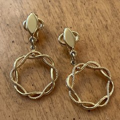 Vintage Crown Trifari Gold Tone Dangle Drop Hoop Clip On Earrings Twisted Rope