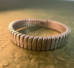Vintage 925 Sterling Silver Ribbed Slightly Flexible Band Ring Modernist 8.25