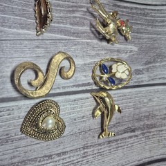Lot Of 8 Pins Brooches Various Makers