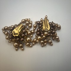 VTG Signed KRAMER NY Gold Tone FLOWER Simulated Glass Pearl Clip On Earrings