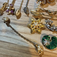 28 Pcs Brooch Pin Sweater Clip Jewelry Vintage Modern Lot