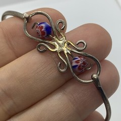VTG MILLEFIORI RED BLUE SILVER BANGLE BRACELET TENSION HOOK CLASP FLORAL