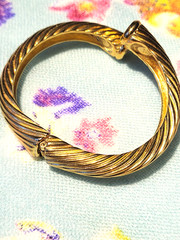 90s Joan Rivers Classic Interchangeable Cap Gold Tone TwistedRope Clamp Bracelet