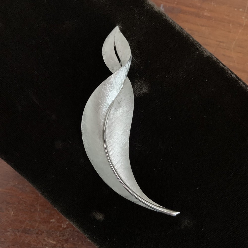 VTG Signed Trafari Silver Tone Feather Leaf natural Form Brooch Large 3.5in