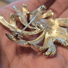 Vintage Lisner Gold Tone Swirling Design Brooch 2.5 Inches Signed