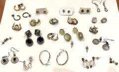EARRINGS MIX LOT 100 PAIR POST ENAMEL LUCITE RHINESTONE STUD DANGLE 1 + LB EUC