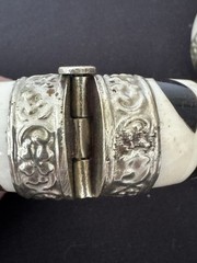 Vintage Boho Chunky Bovine Bone & Horn Hinged Bangle Bracelets – Set of 2