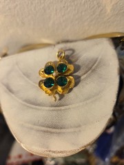 VINTAGE 4 LEAF RHINESTONE CLOVER CHARM PENDANT