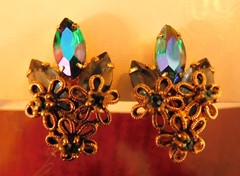 VINTAGE 1960s JULIANA BLUE AURORA BOREALIS BROOCH EARRING SET FILAGREE FEATHER