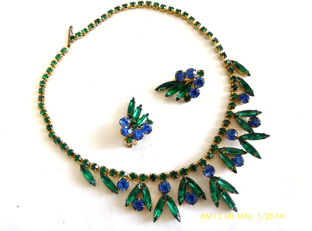 RARE VINTAGE JULIANA D&E BLUE & GREEN MARQUISE RHINESTONE NECKLACE EARRINGS SET
