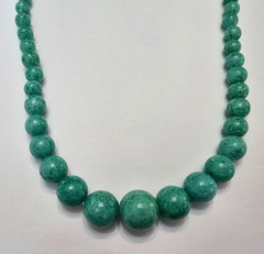 Vintage Green Peking Glass Graduated Beaded Necklace 16″