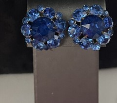 Vintage MCM Prong Set Sparkling Blue Rhinestone Silvertone Screwback Earrings